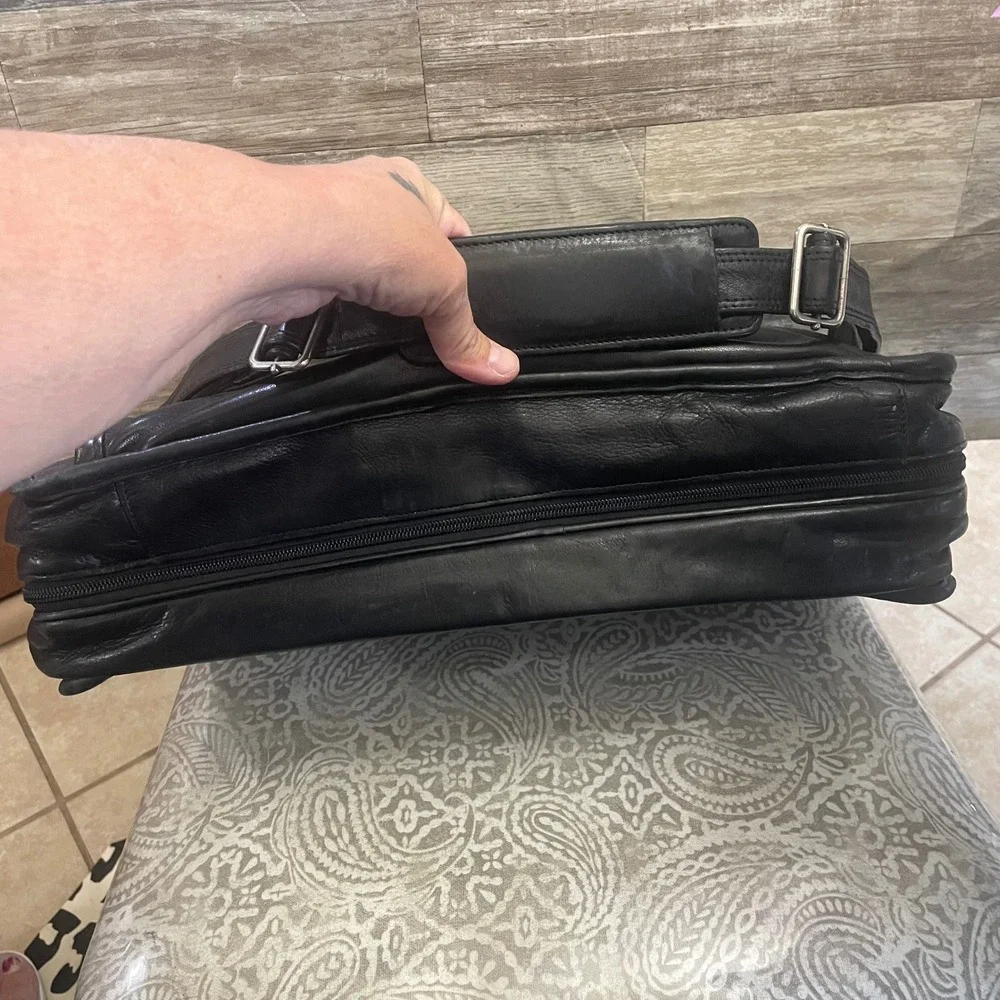 M Brand Black Genuine Leather Briefcase Expandable Laptop Bag Made in Argentina
